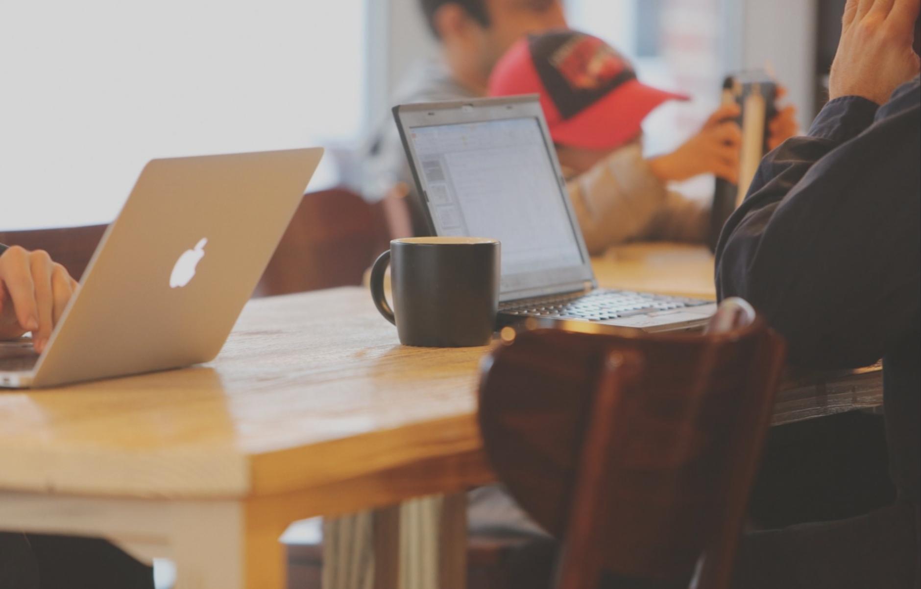 Regelmäßige Qualitätsprüfung der Lerninhalte